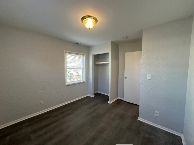 Building Photo - 3009 Greenbelt Dr