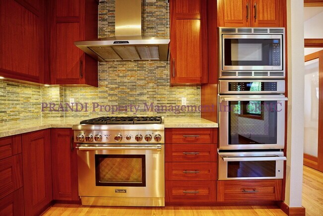 Building Photo - Modern Craftsman Home In Private and Seren...