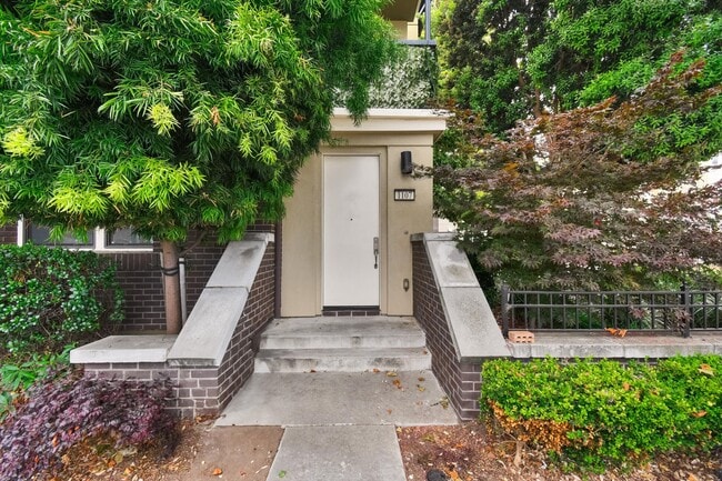 Building Photo - 1107 66th St