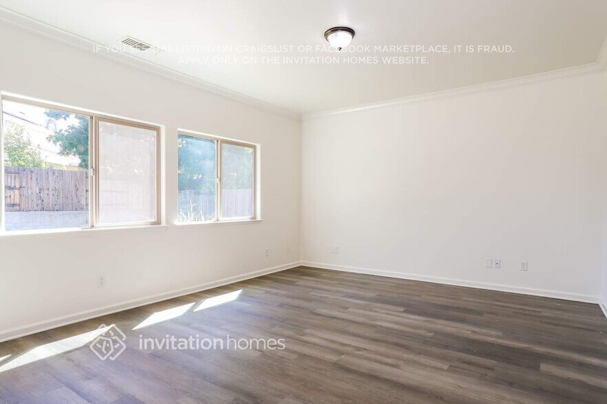 Building Photo - 1346 La Guardia Cir