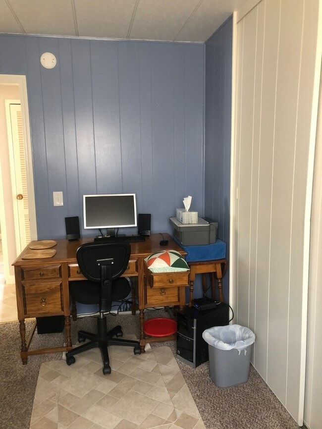 Building Photo - Large 3 Bedroom, 1 Bath Ranch Style Home in South Loveland, CO