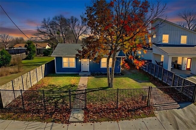 Building Photo - 6915 Providence Ave