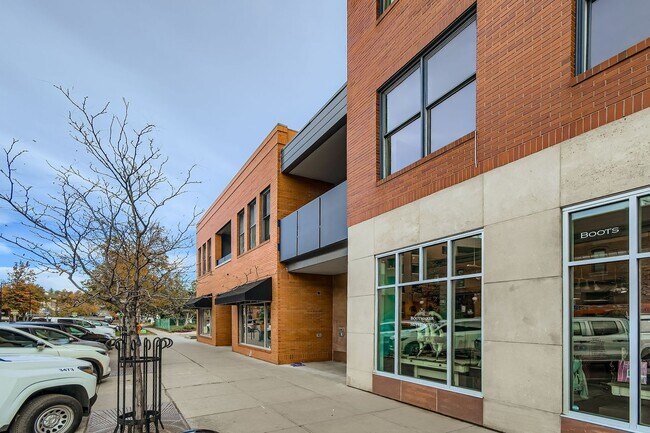 Building Photo - 1505 Pearl St