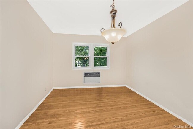 Building Photo - 433 Palmer Rd