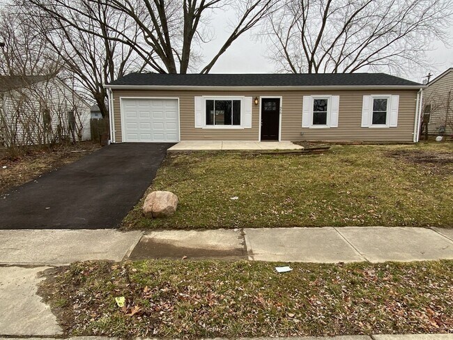 Primary Photo - Fully Furnished rental with excellent cent...