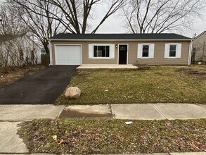 Building Photo - Fully Furnished rental with excellent cent...