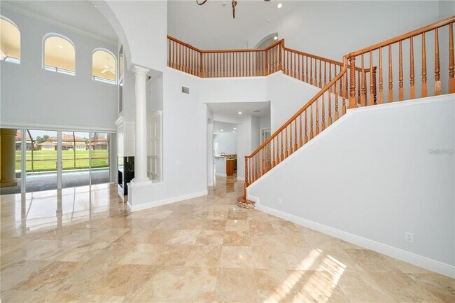 Building Photo - 2333 Pinehurst Ct