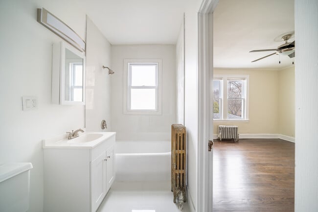 Building Photo - 9124 S Ada St