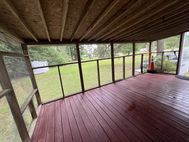 Building Photo - 880 Kellogg Fork Rd