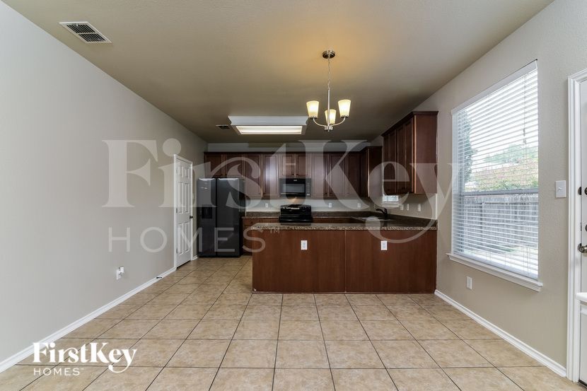 Building Photo - 12111 Dawson Cir