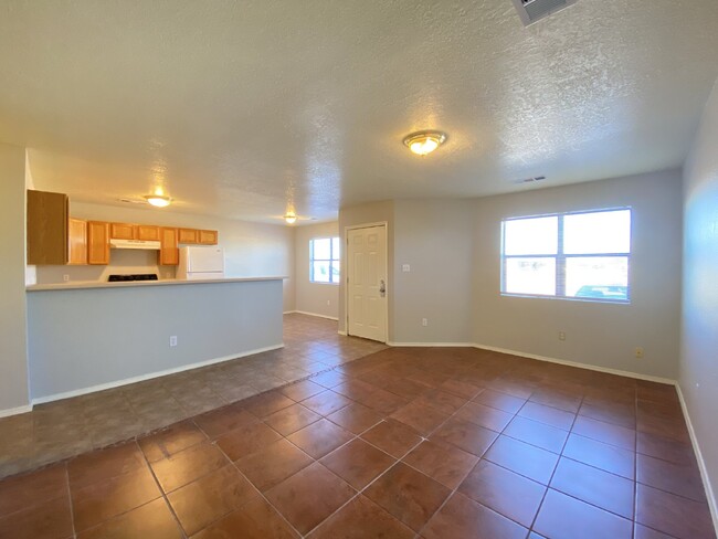 Building Photo - 2BR/1Bath - 4 Plex in Rio Rancho