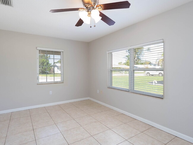Building Photo - RENT THIS HOME WITH ZERO DEPOSIT MOVE IN: Beautiful Completely Updated 3 Bed / 2 Bath Home in Sou...
