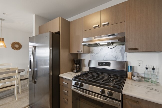 Building Photo - 51 Kihalani St