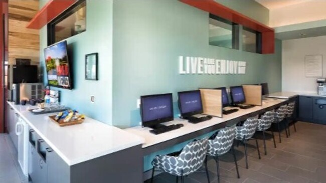 Building Photo - 2401 Aldrich St