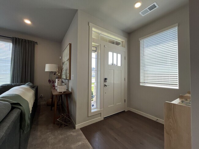 Building Photo - New Hillsboro Home with Open Living, Large Kitchen, Loft Space & Attached Garage