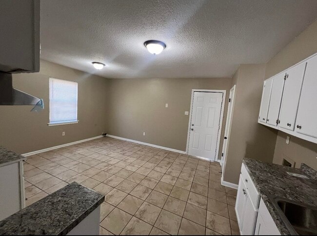 Building Photo - 3396 Outlet Rd