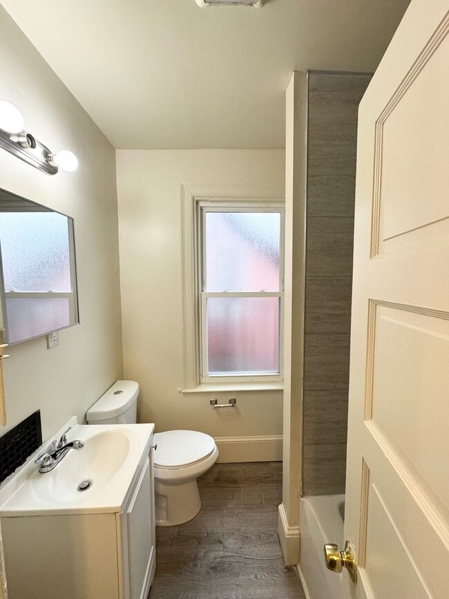 Building Photo - NEVI425