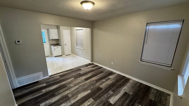 Building Photo - 4264 Double Tree St