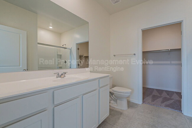 Building Photo - 6532 W Magdalena Ln