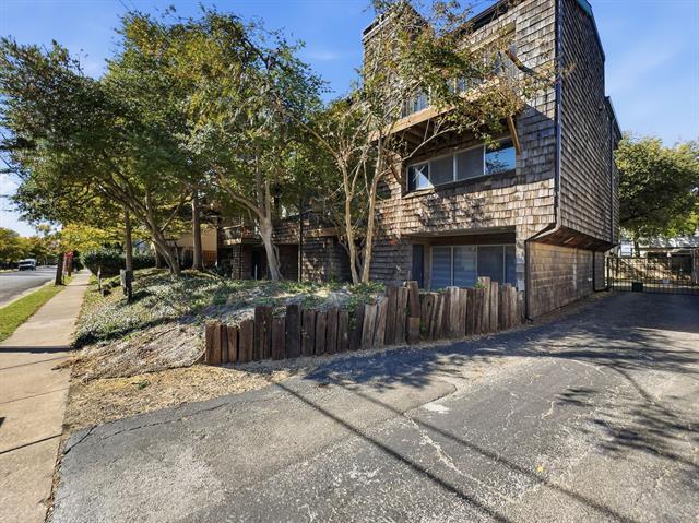 Building Photo - 3707 Miles St