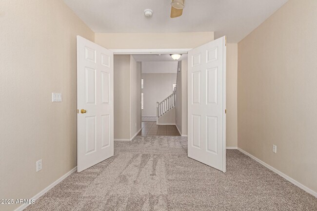 Building Photo - 2302 E Torrey Pines Pl