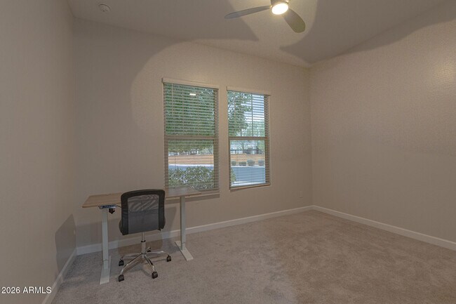 Building Photo - 6523 E Bluefield Ave