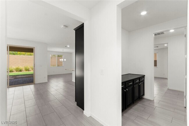 Building Photo - 767 Tallgrass St