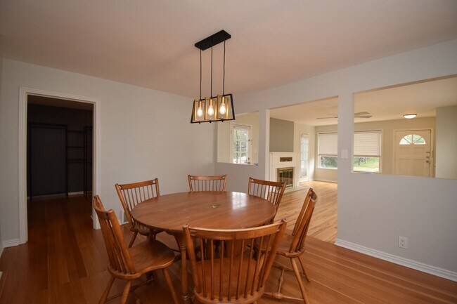 Building Photo - 5806 Highland Dr