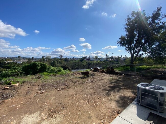 Building Photo - New Build (2022)!! 4BD/2BA, Great Views!!