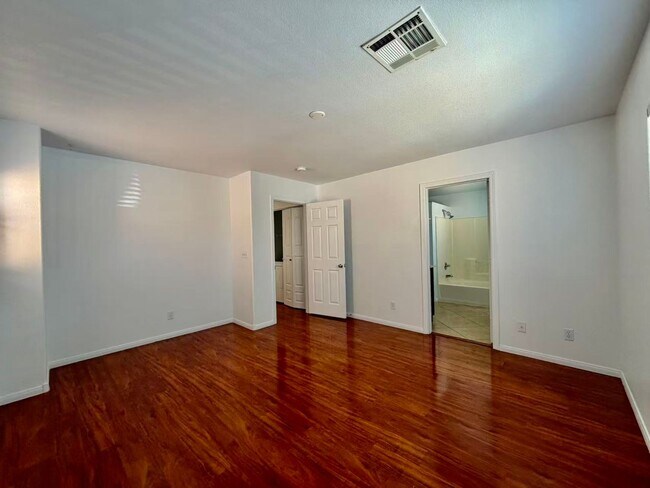 Building Photo - Gorgeous  2 story single family house