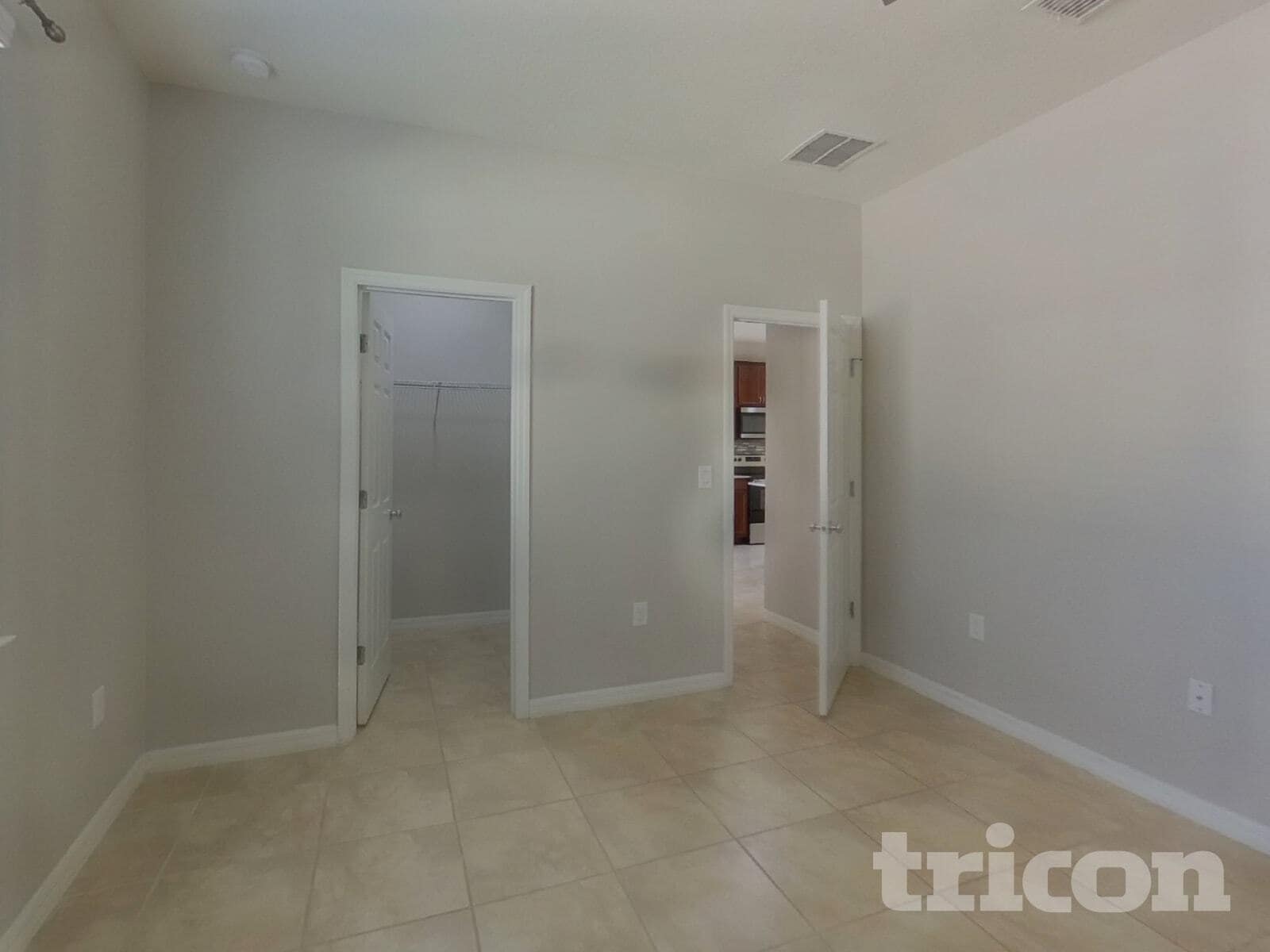 Building Photo - 2743 Red Horse Dr