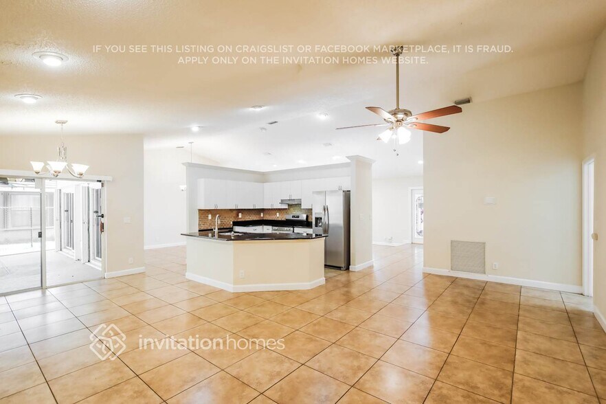Building Photo - 5148 NW 47th Ave