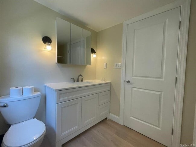 Building Photo - 17 Catskill Ave