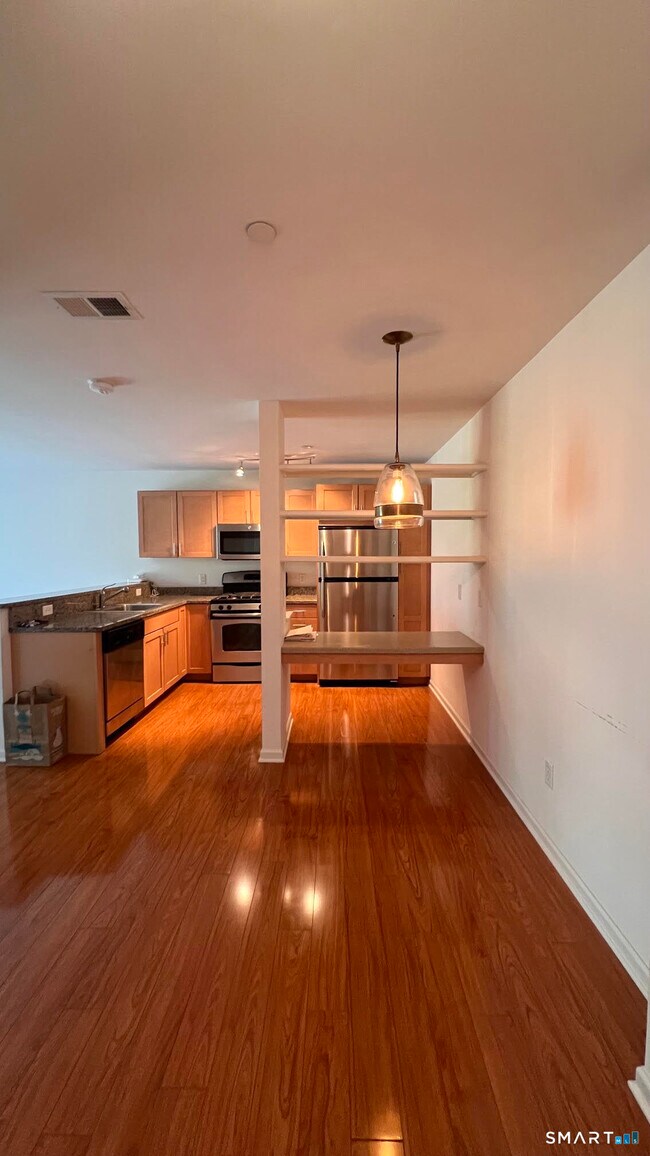 Building Photo - 26 School House Dr