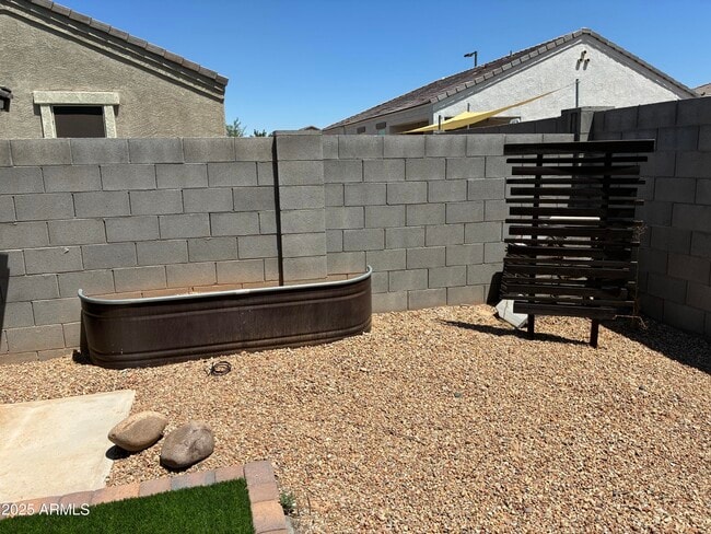 Building Photo - 25698 W Desert Dr