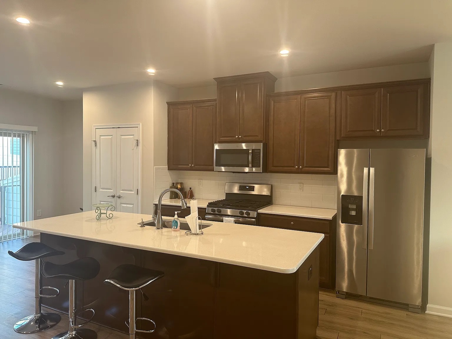 Building Photo - Room in Townhome on Poplar Leaf Way