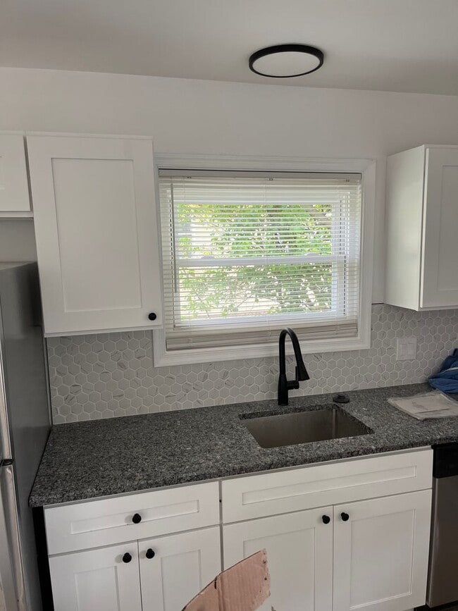 Building Photo - Beautiful 4bd 2 bath for Rent single home with large yard and Basement in Ivyland Borough