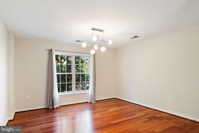 Building Photo - 2393 Watters Glen Ct