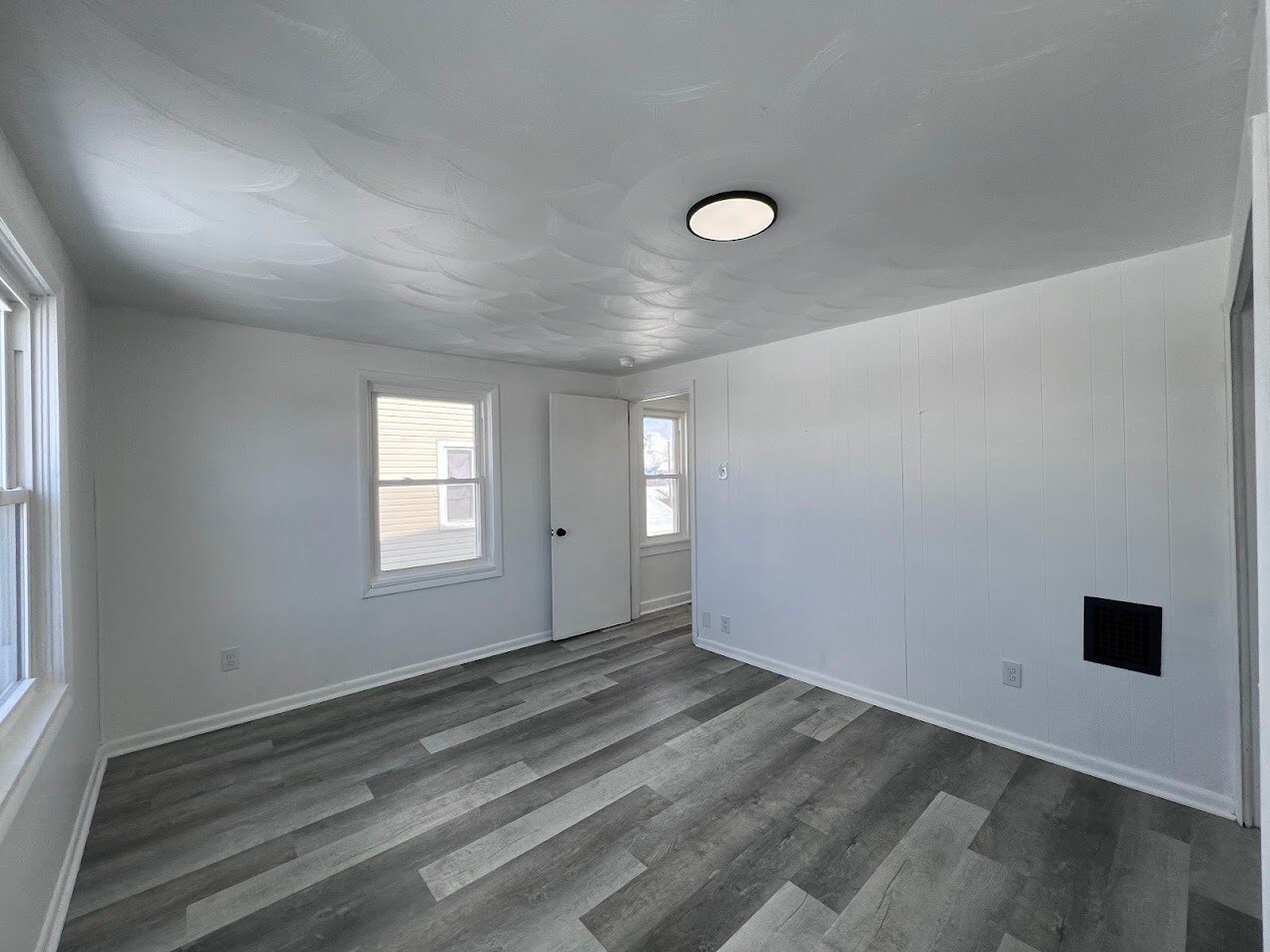 Building Photo - 866 Miller Ave