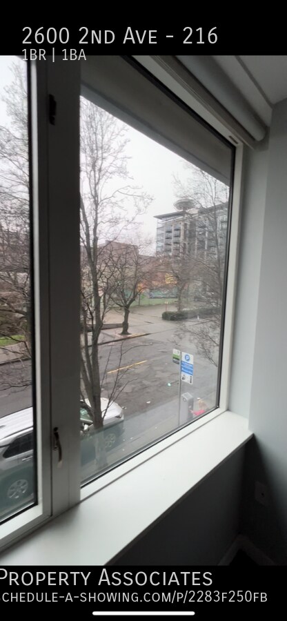 Building Photo - 2600 2nd Ave