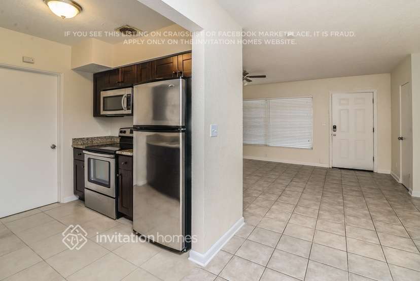 Building Photo - 10771 63rd Ave N