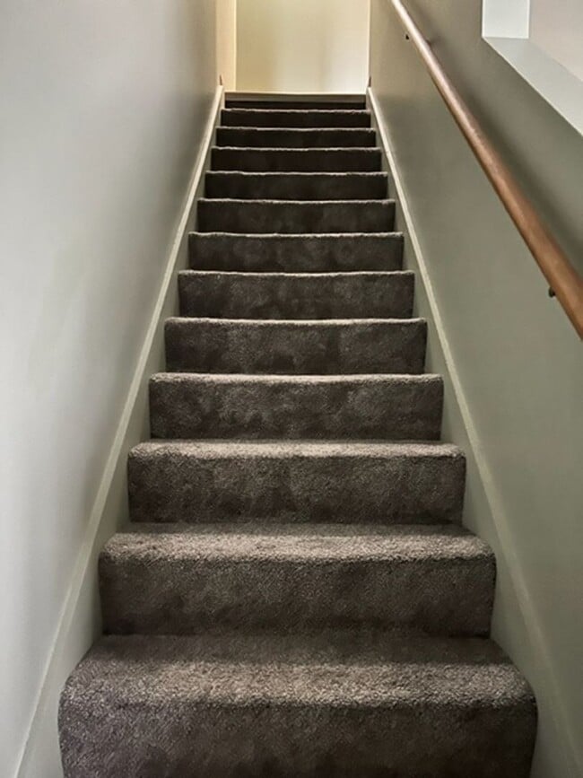 Building Photo - Charming 3-Bedroom, 1.5-Bathroom Townhouse for Rent in Valparaiso, Indiana