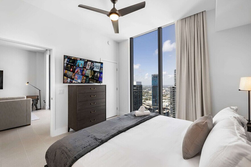 Building Photo - 159 NE 6th St