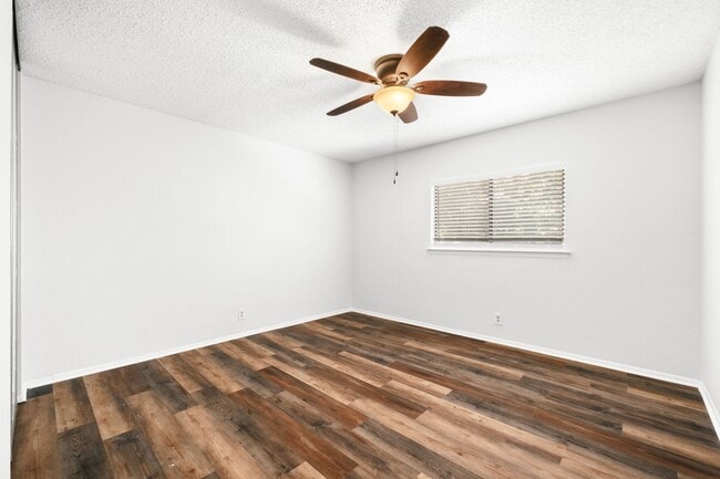 Building Photo - MOVE-IN READY REMODELED RENTAL HOME LOCATED IN NORTHWEST CROSSING