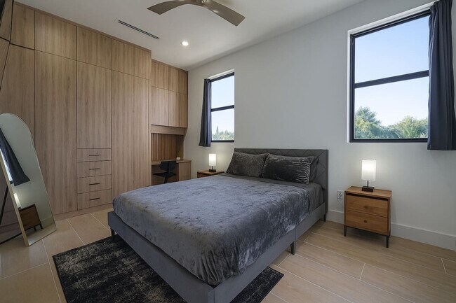 Building Photo - 1812 Miami Rd