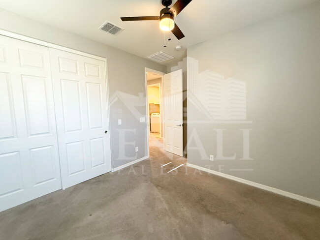 Building Photo - 731 W Winchester Dr