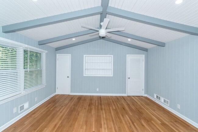 Building Photo - Don’t Miss Out! Look, Lease, and Live Spec...