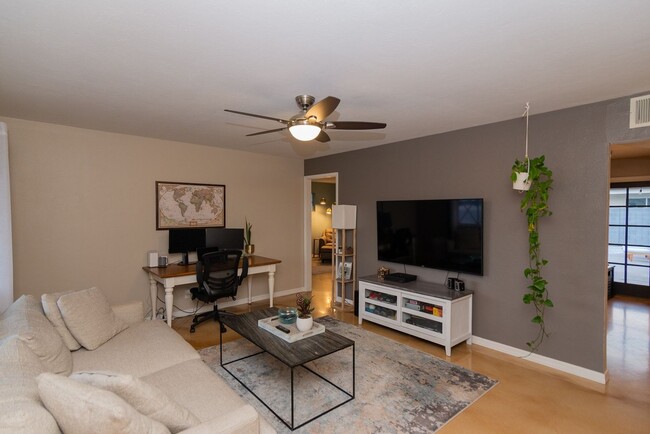 Building Photo - Charming 3BR House in Scottsdale