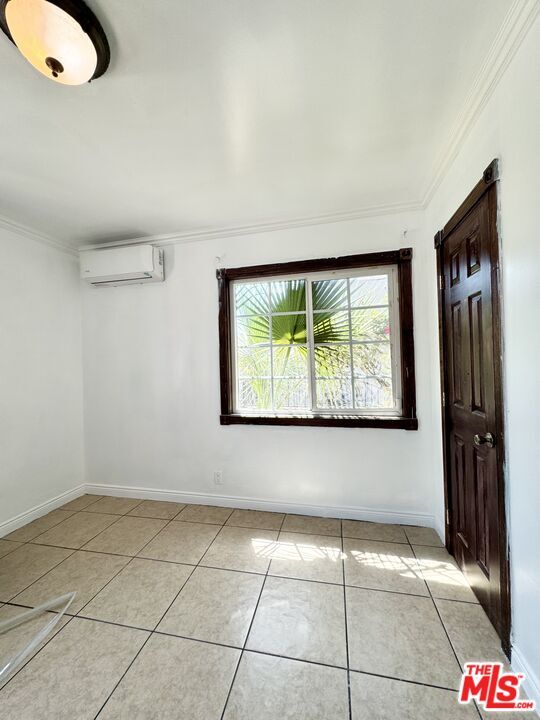 Building Photo - 14702 Studebaker Rd