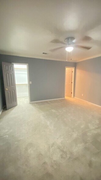 Building Photo - 6623 Cresthill St